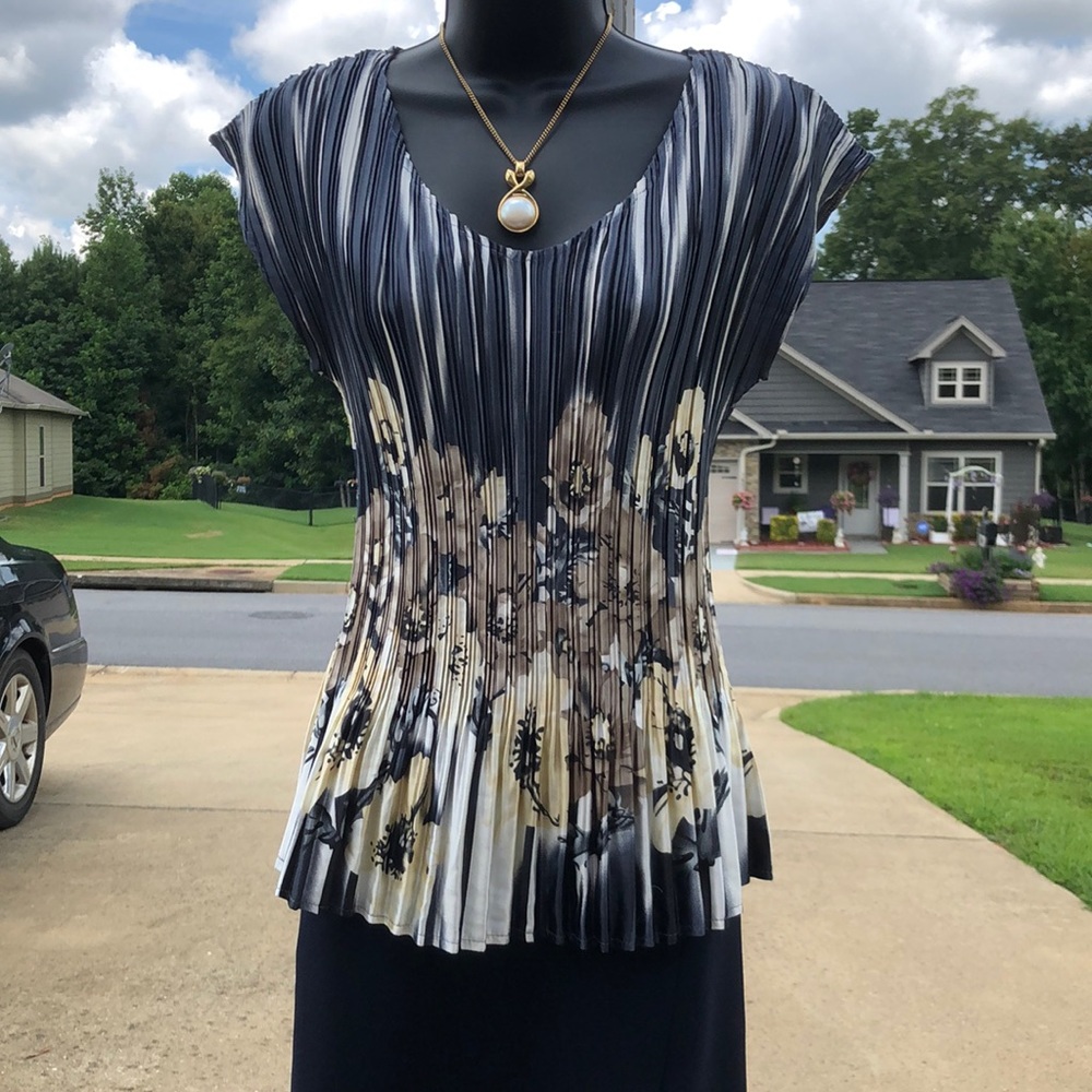 A Blouse with Waves of Softness & Beauty